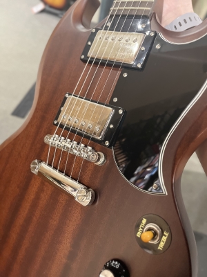 2006年製【Worn G-400】Worn Brown Epiphone SG G-400 Worn Brown Review - YouTube